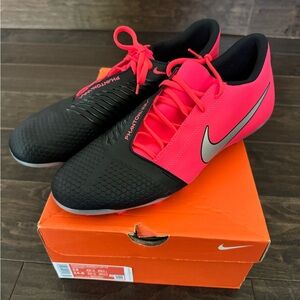 Nike Phantom Venom Club FG men’s 13 Black and Pink Soccer Cleats AO0577-606 New